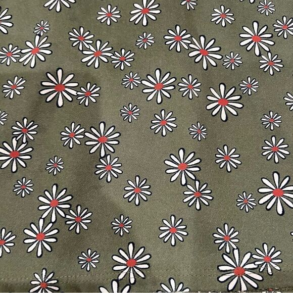 Altar’d State Green Daisy Floral Skirt With Pockets Women’s Large - Picture 2 of 3